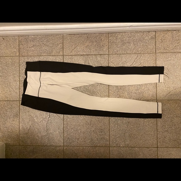 Lululemon leggings - Picture 1 of 2